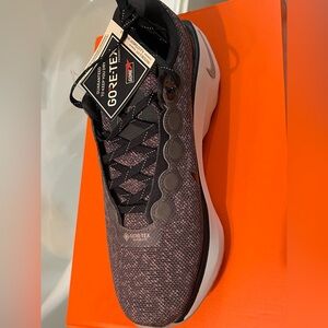 Nike Women’s Motiva GORE-TEX Running Shoe